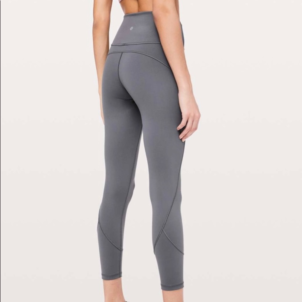Lululemon In Movement Tight 25” - Picture 1 of 4